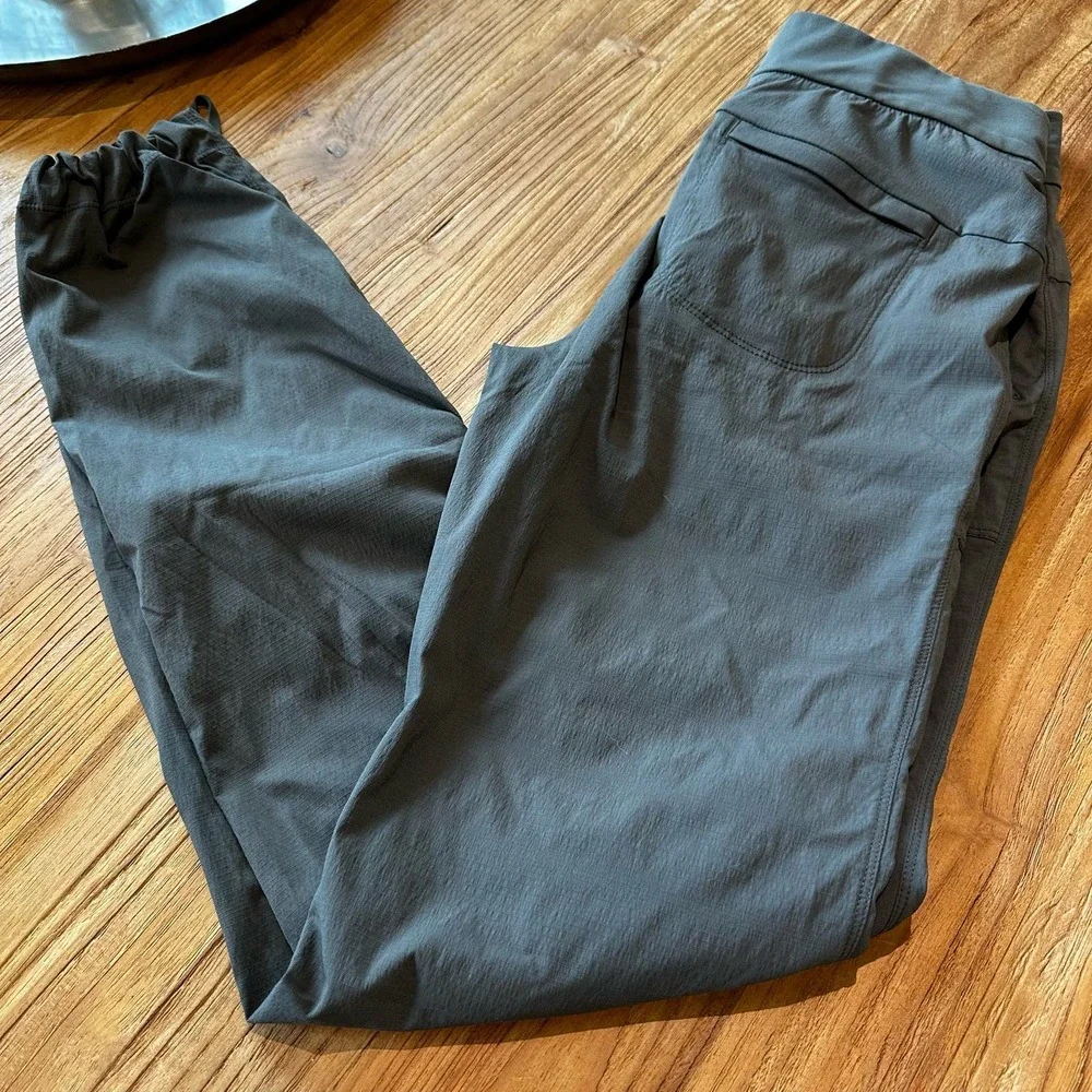 Athleta Trekkie Hike Pant 2021 Active  Gym Elastic Waist‎ Ankle Zippered Pockets